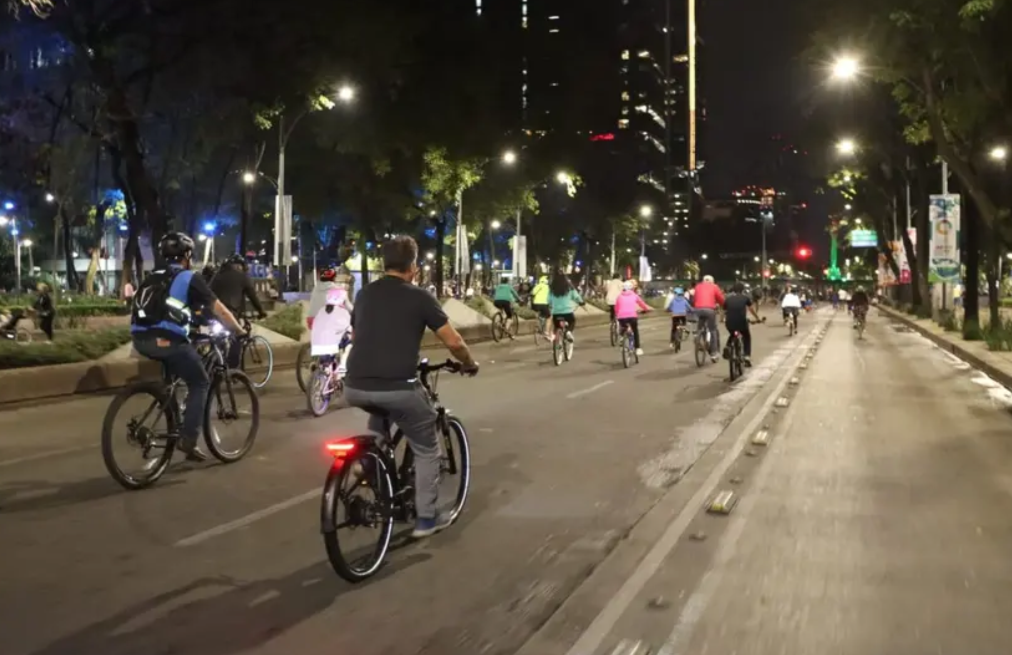 Paseo nocturno de primavera Muévete en Bici en CDMX